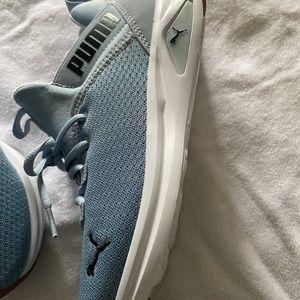 Puma womens sneakers (brand new)